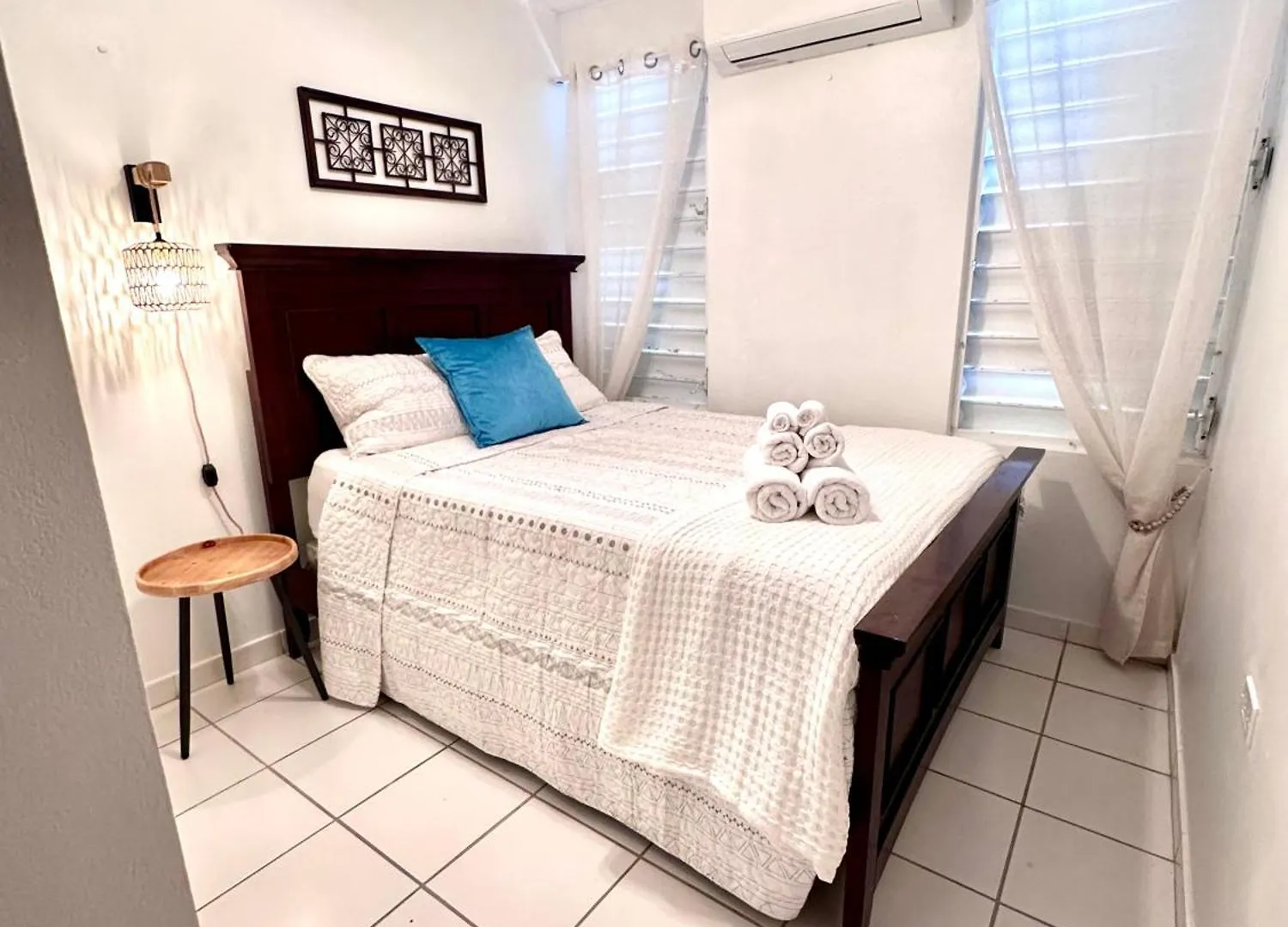 Rincon Casa Deja Blue With Four Rooms